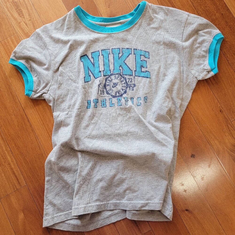 Women's Nike T-shirt Size M